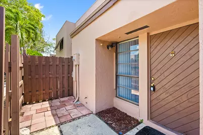 1213 NW 122nd Terrace, Pembroke Pines, FL 33026 - Photo 3