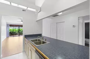 1213 NW 122nd Terrace, Pembroke Pines, FL 33026 - Photo 9