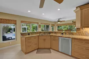 11 Tam Oshanter Ln, Fort Lauderdale, FL 33308 - Photo 27