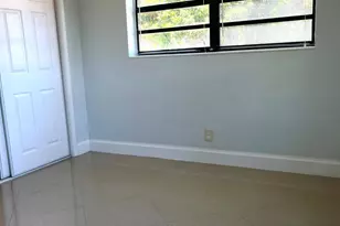 477 NE 35th St, Boca Raton, FL 33431 - Photo 21