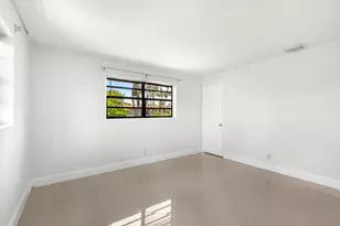 477 NE 35th St, Boca Raton, FL 33431 - Photo 7