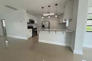 477 NE 35th St, Boca Raton, FL 33431 - Photo 3