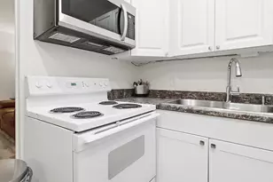 142 Norwich F, West Palm Beach, FL 33417 - Photo 17