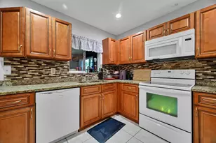 179 SE Soneto Ct, Port Saint Lucie, FL 34983 - Photo 9