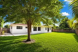 909 SE 14th Dr, Deerfield Beach, FL 33441 - Photo 29