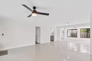 909 SE 14th Dr, Deerfield Beach, FL 33441 - Photo 17