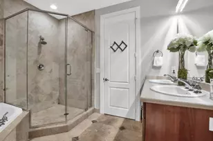 1362 Bayview Dr, Fort Lauderdale, FL 33304 - Photo 27