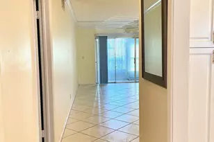 105 Oxford 500, West Palm Beach, FL 33417 - Photo 3