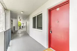 8105 NW 61st St, Tamarac, FL 33321 - Photo 13