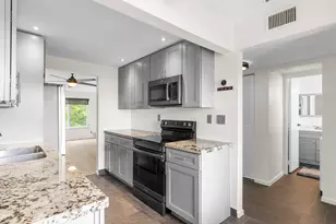8105 NW 61st St, Tamarac, FL 33321 - Photo 7