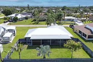 1685 SW Schleicher Ln, Port Saint Lucie, FL 34984 - Photo 7