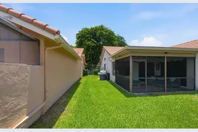 10577 Mendocino Lane, Boca Raton, FL 33428 - Photo 23