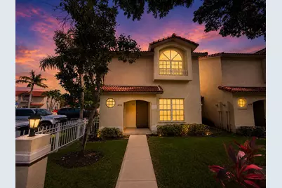 402 NW 108th Terrace, Pembroke Pines, FL 33026 - Photo 1