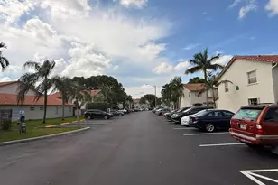 402 NW 108th Terrace, Pembroke Pines, FL 33026 - Photo 11