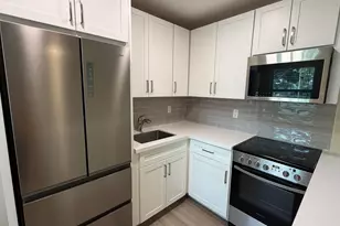 5168 NE 6th Ave, Oakland Park, FL 33334 - Photo 3
