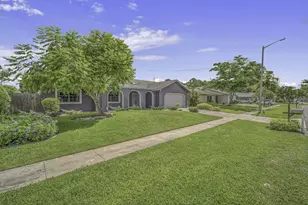 223 Bobwhite Rd, Royal Palm Beach, FL 33411 - Photo 35