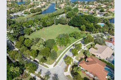 229 E Bayridge Drive, Weston, FL 33326 - Photo 39