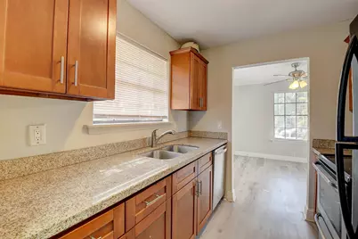 237 SW 11th Avenue, Delray Beach, FL 33444 - Photo 13