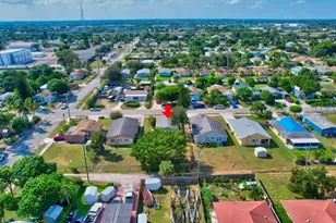 237 SW 11th Ave, Delray Beach, FL 33444 - Photo 3