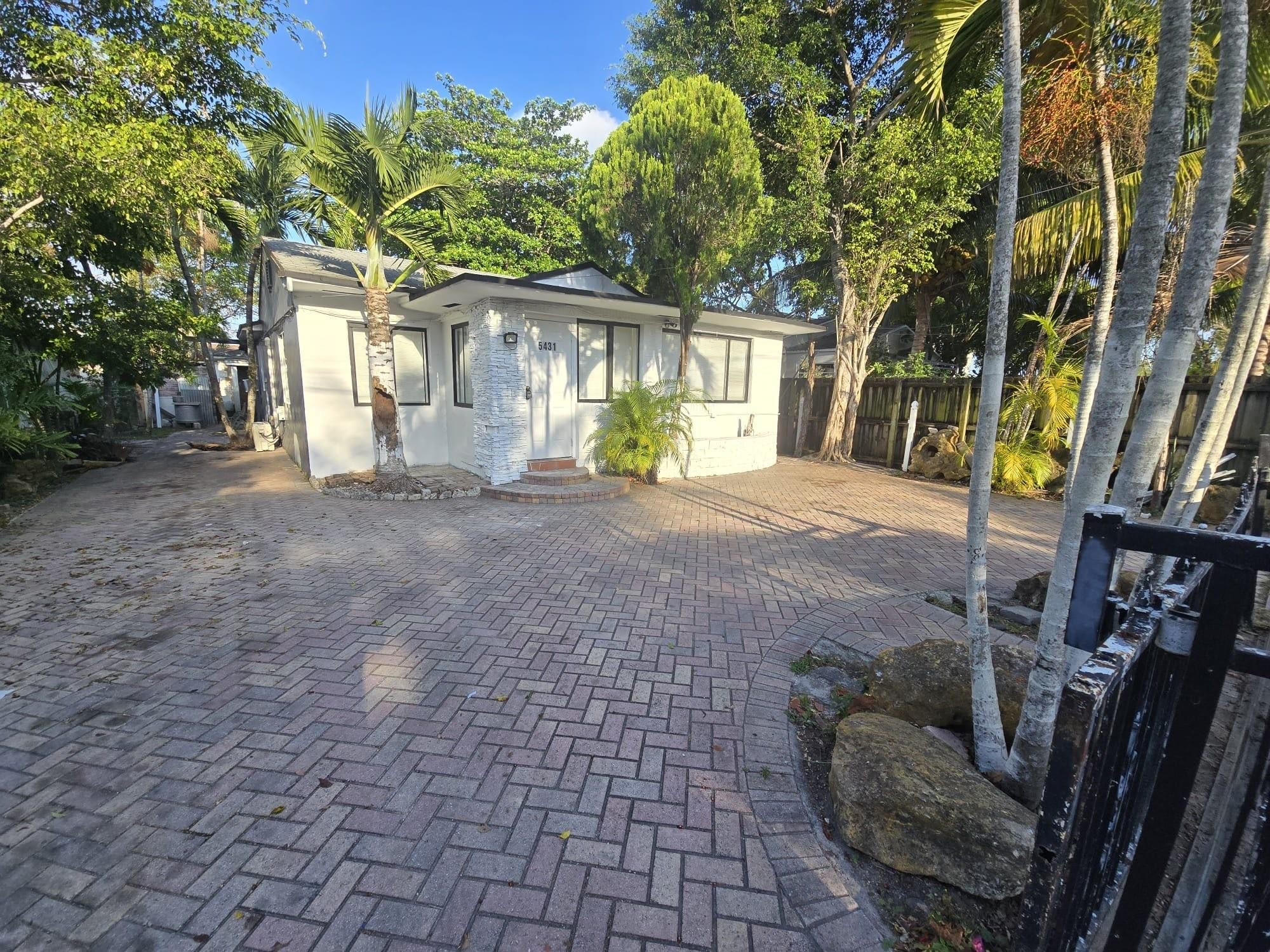 5431 NW 30th Ave - 5431 NW 30th Ave, Miami, FL 33142 Luxury Property | Jose Angel Pina
