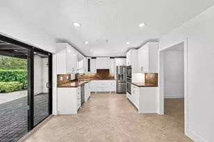 21155 Shady Vista Ln, Boca Raton, FL 33428 - Photo 13