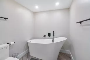 1900 Consulate Pl, West Palm Beach, FL 33401 - Photo 17