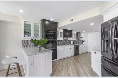 1900 Consulate Place #406, West Palm Beach, FL 33401 - Photo 9