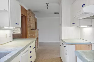799 Ivory Ln, Haverhill, FL 33415 - Photo 15