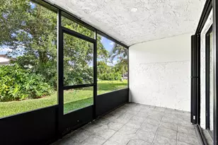 10 Seneca Ct, Royal Palm Beach, FL 33411 - Photo 19