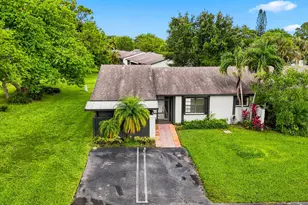 10 Seneca Ct, Royal Palm Beach, FL 33411 - Photo 27