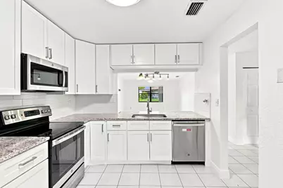 10 Seneca Court, Royal Palm Beach, FL 33411 - Photo 3