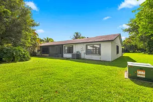 10 Seneca Ct, Royal Palm Beach, FL 33411 - Photo 31