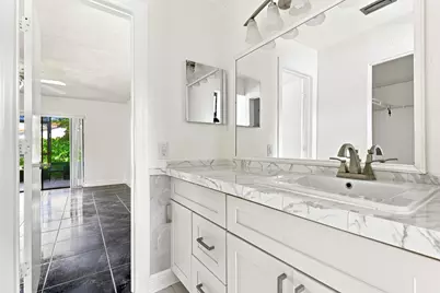10 Seneca Court, Royal Palm Beach, FL 33411 - Photo 13