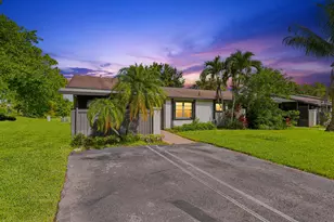 10 Seneca Ct, Royal Palm Beach, FL 33411 - Photo 31