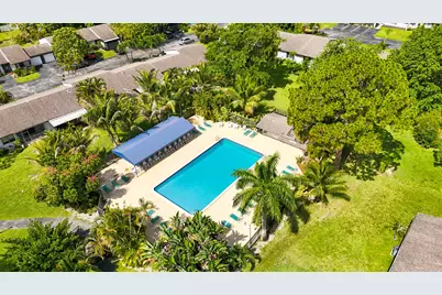 10 Seneca Court, Royal Palm Beach, FL 33411 - Photo 9