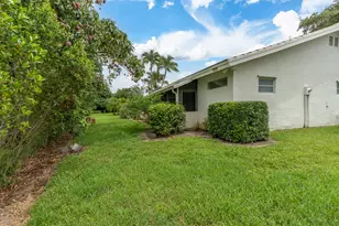 5557 N Cameo Dr N, Boca Raton, FL 33433 - Photo 31