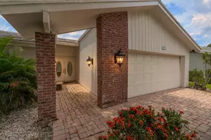 5557 N Cameo Dr N, Boca Raton, FL 33433 - Photo 7
