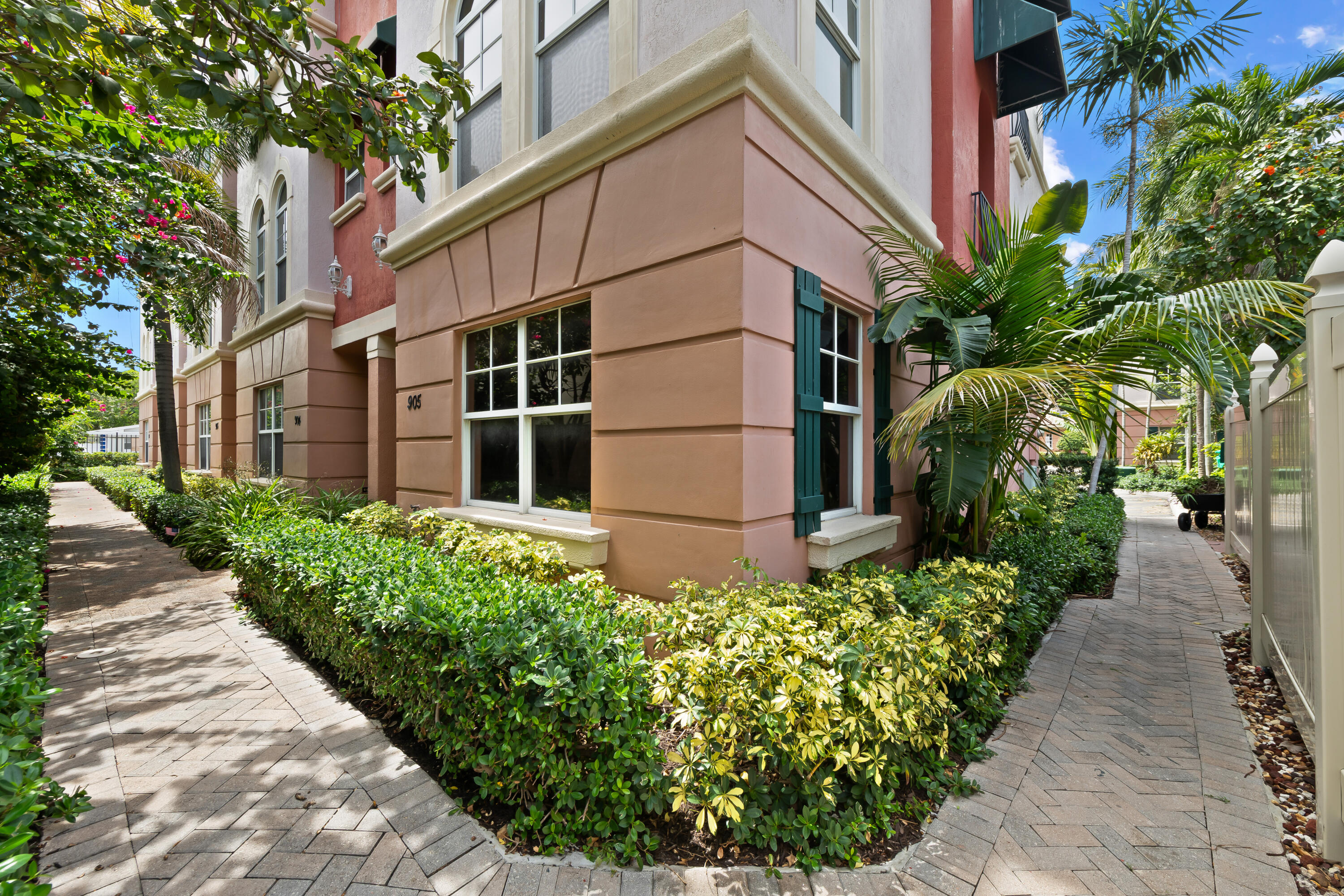 1033 NE 17th Way #905 - 1033 NE 17th Way #905, Fort Lauderdale, FL 33304 Luxury Property | Jose Angel Pina