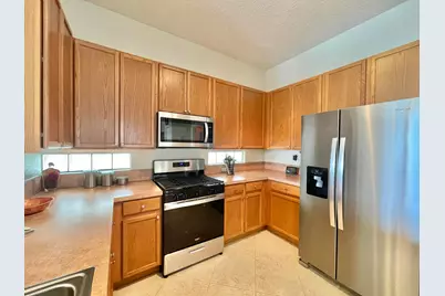 137 Canterbury Place, Royal Palm Beach, FL 33414 - Photo 7