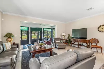 228 Oak Hammock Circle SW, Vero Beach, FL 32962 - Photo 7