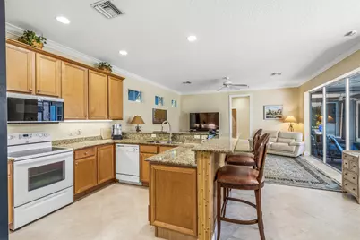 228 Oak Hammock Circle SW, Vero Beach, FL 32962 - Photo 11