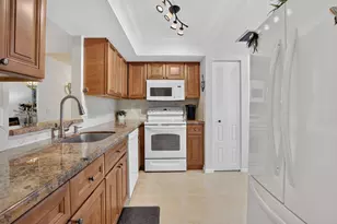 11 Willowbrook Ln, Delray Beach, FL 33446 - Photo 13