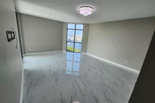 17301 Biscayne Blvd, North Miami Beach, FL 33160 - Photo 15