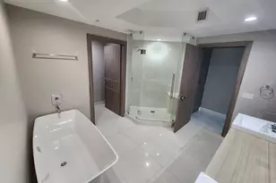 17301 Biscayne Blvd, North Miami Beach, FL 33160 - Photo 19
