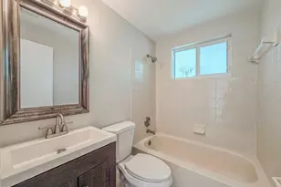 541 NE 44th St, Boca Raton, FL 33431 - Photo 9