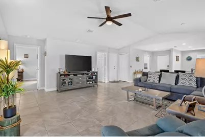 38 Spanish Way, Port Saint Lucie, FL 34952 - Photo 11