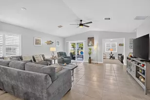 38 Spanish Way, Port Saint Lucie, FL 34952 - Photo 13