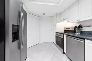 1900 Consulate Pl, West Palm Beach, FL 33401 - Photo 17