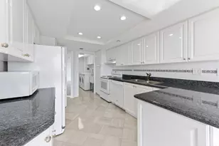 1900 Consulate Pl, West Palm Beach, FL 33401 - Photo 15