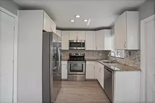 417 SW 8th Ave, Delray Beach, FL 33444 - Photo 17